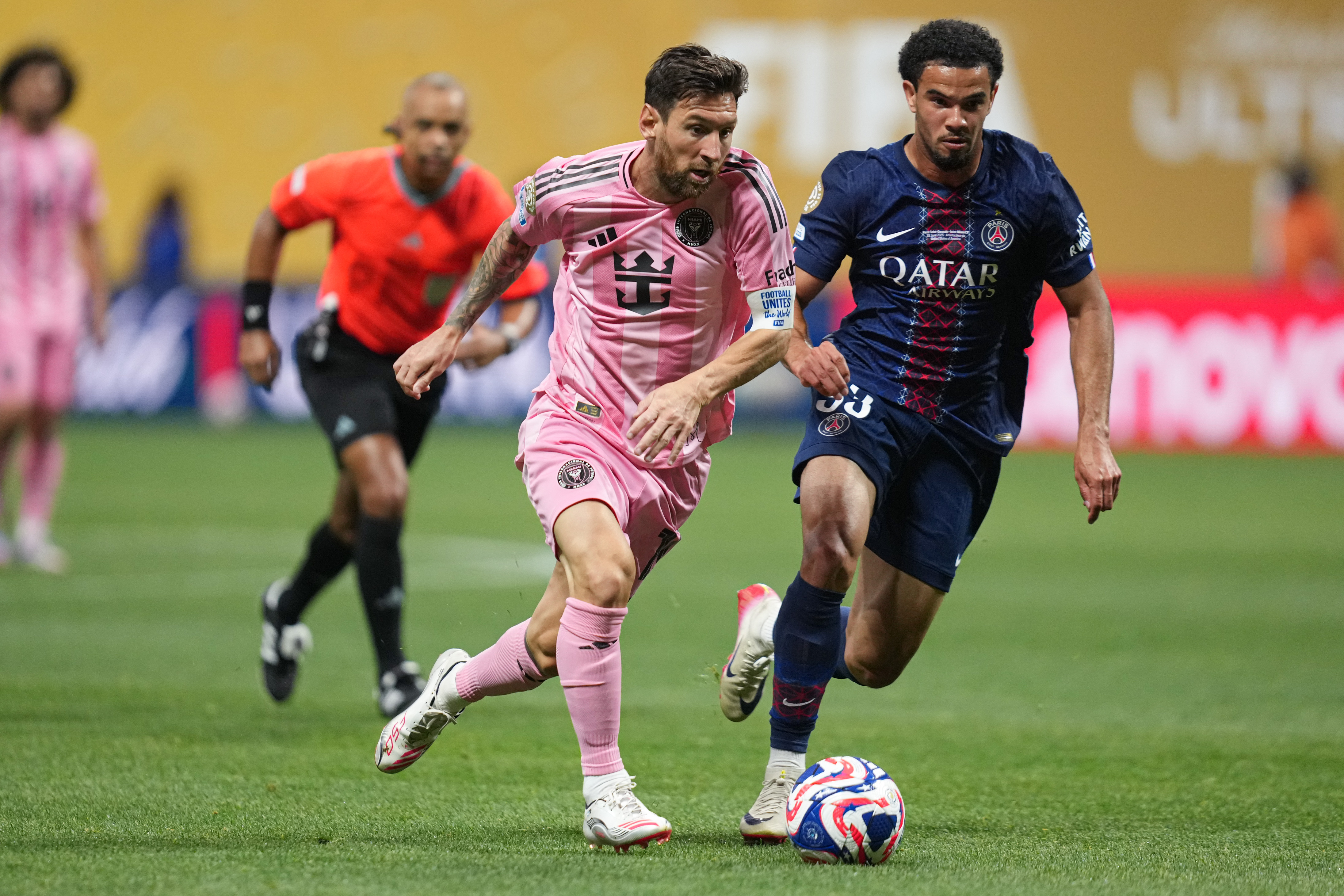 关于巴黎圣日耳曼惨败，淘汰赛希望渺茫的信息