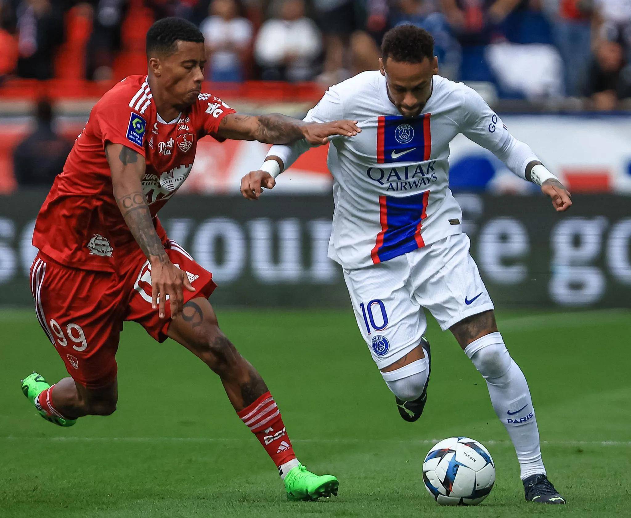 爱游戏入口-巴黎圣日耳曼负于下游球队遭怼，欧冠前路艰难的简单介绍