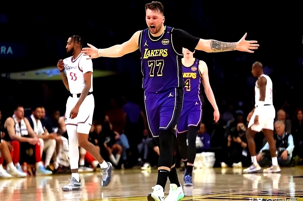 爱游戏官方入口-湖人轻取快船,取得四连胜