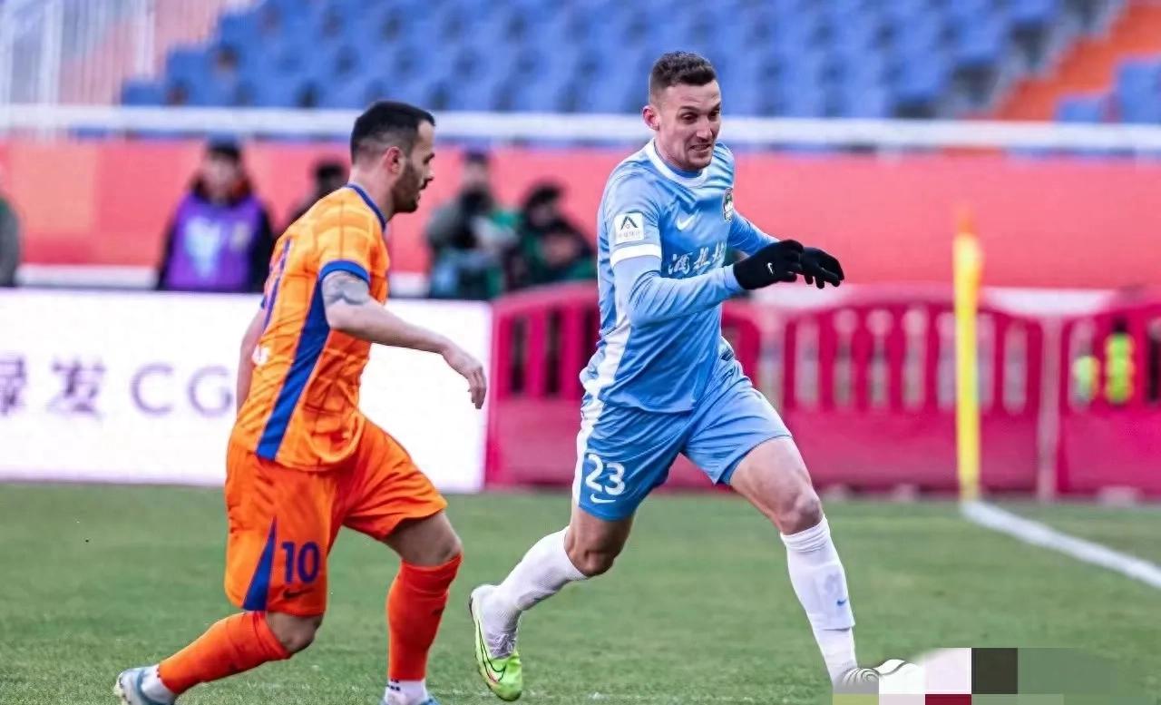 建业客场击败申花，赢得惊险胜利的简单介绍