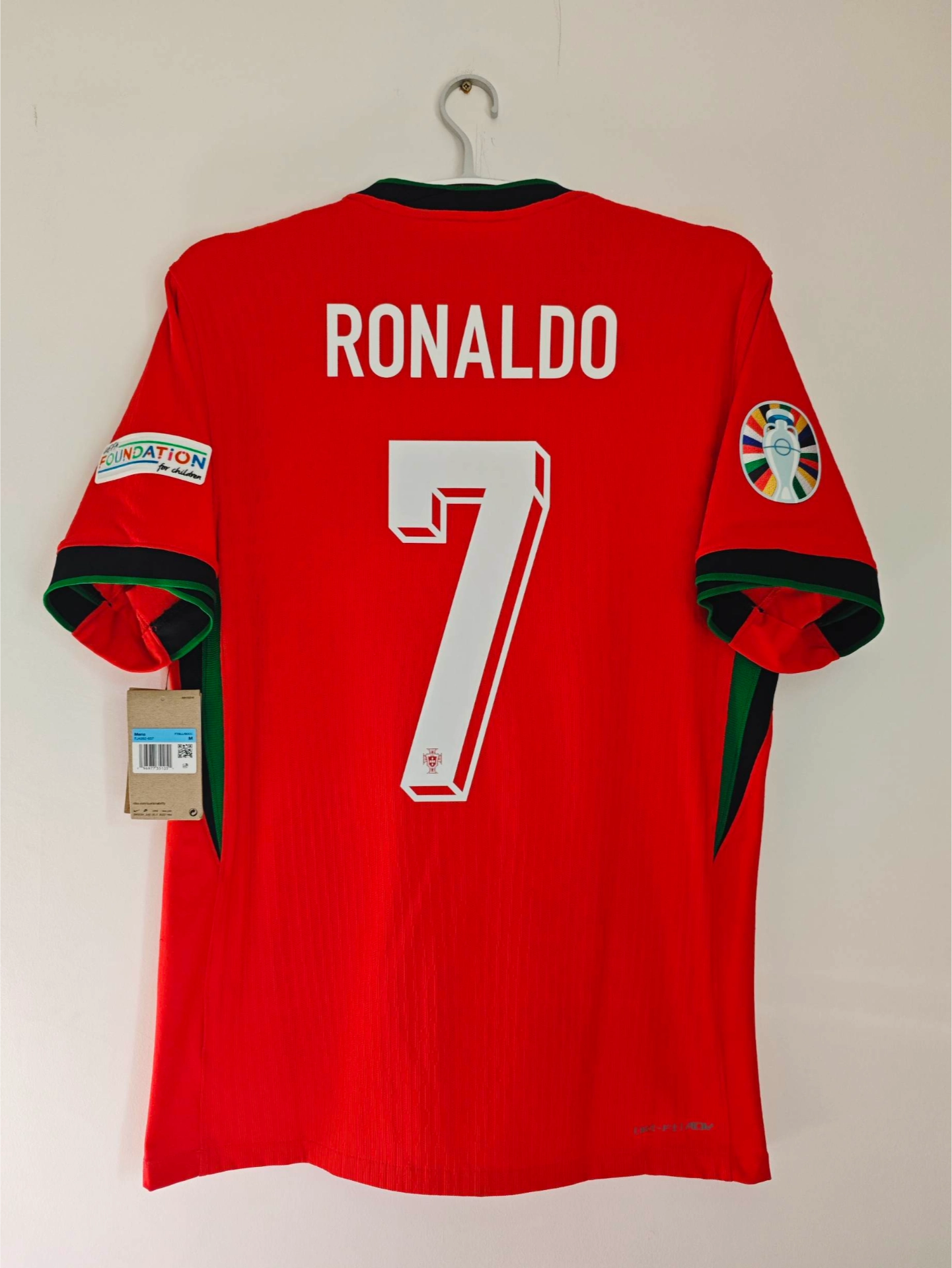 爱游戏入口-佩德罗首战领队葡萄牙队主场轻松获胜